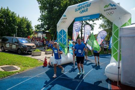 Slovenska_bakla_na_Mirni_foto_OKS (5)